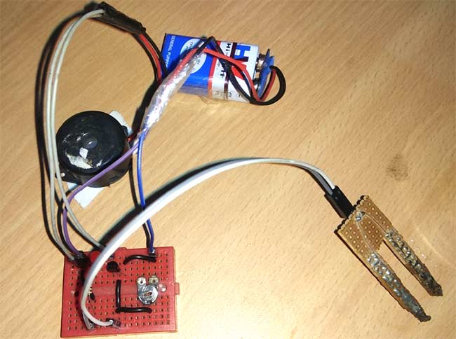 Simple Soil Moisture Detector Circuit