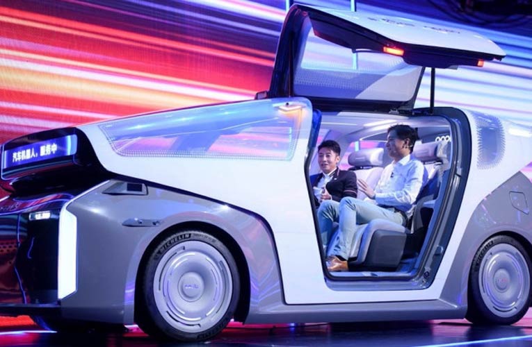 Baidu' Robocar with Second-Generation AI Chip Kunlun 2